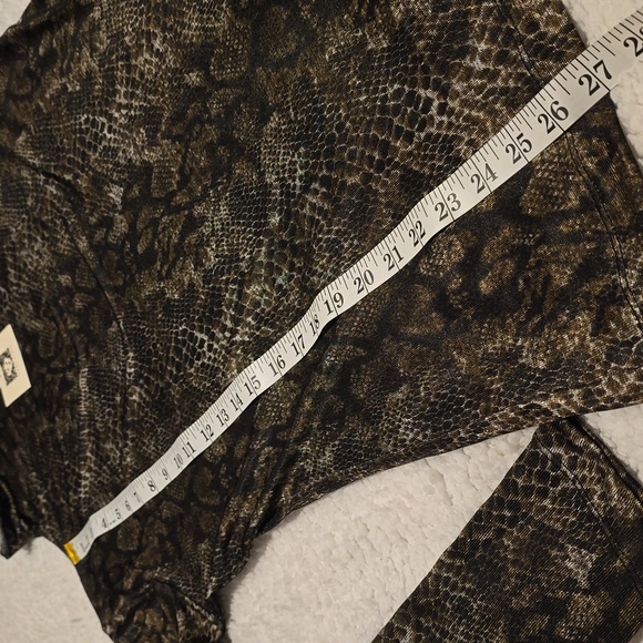 Anne Klein Brown Animal Print Top - Picture 3 of 9
